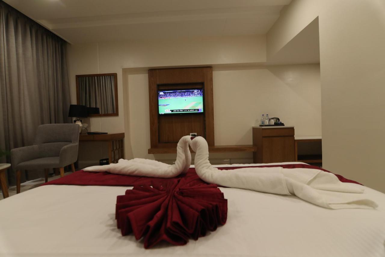 Sri Sri Sri Hotel Khammam Exterior photo